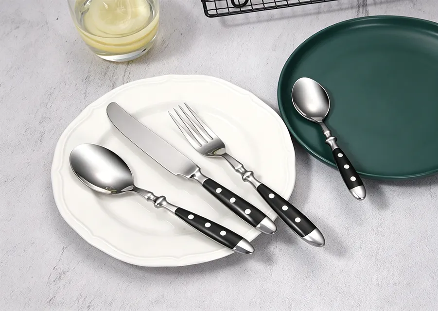 Dora Black-handle-silverware-set