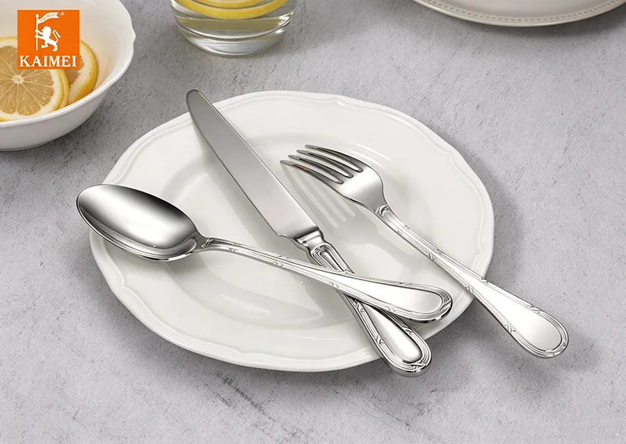 Classic-embossed-stainless-steel-flatware-set Eros