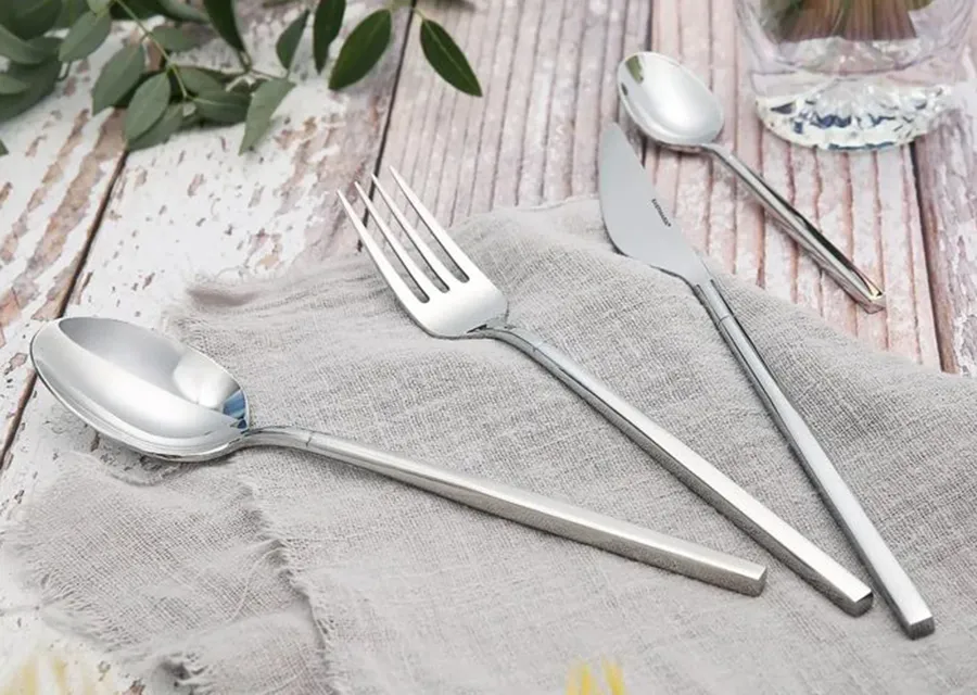 Modern-square-handle-stainless-steel-cutlery-set Eva
