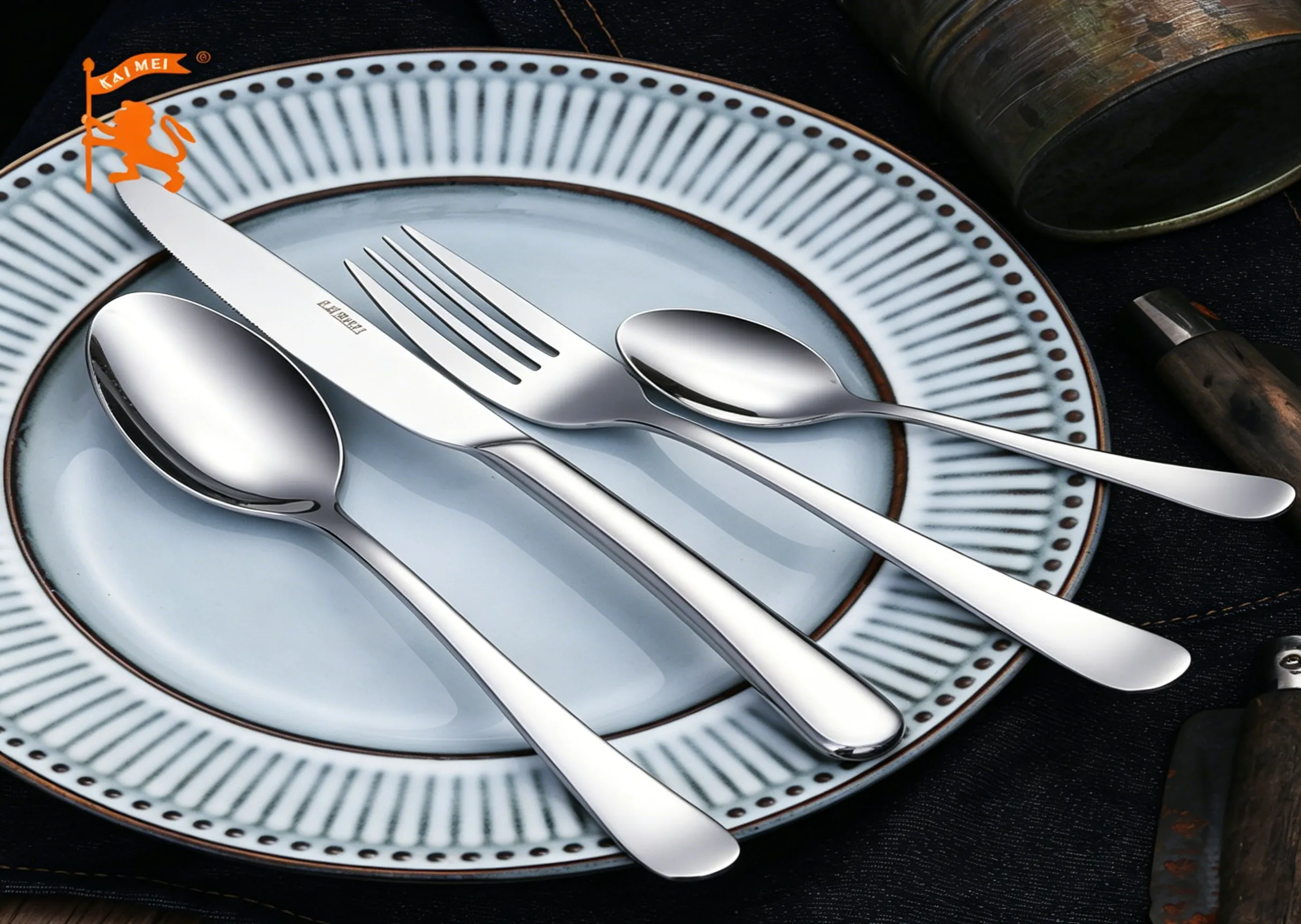 4-piece KAIMEI mirror polished cutlery set with serrated knife Helena